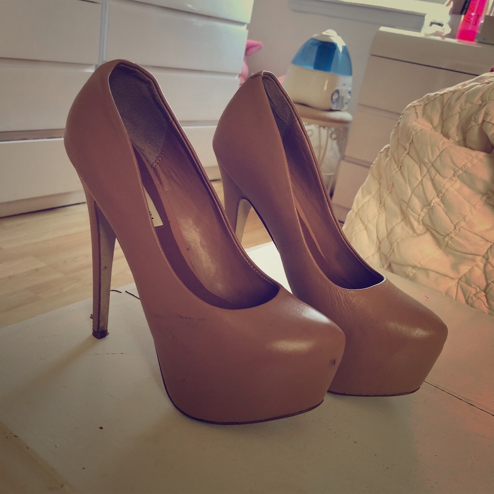 Steve madden platform pump